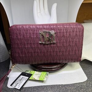 Badgley Mischka Burgundy Quilted Wrislet Vegan Leather New